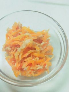 レンジで簡単!ニンジンとツナの胡麻あえ-レシピのメイン写真