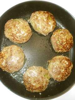キャベツハンバーグ♪簡単ひき肉材料2つ-レシピのメイン写真