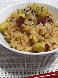 さつま芋の炊き込みご飯*癒やし ほうじ茶-レシピのメイン写真