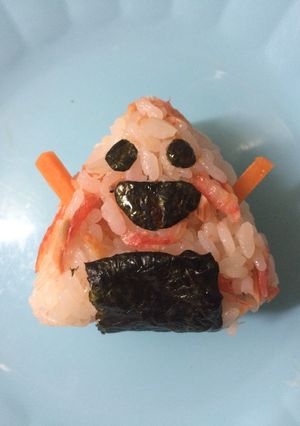 遠足・運動会に☆桜海老と鮭のおにぎり☆-レシピのメイン写真