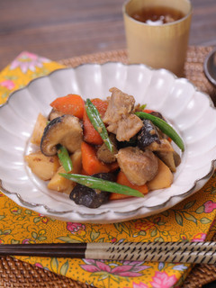 ごま香る♪鶏肉と根菜の甘辛煮-レシピのメイン写真