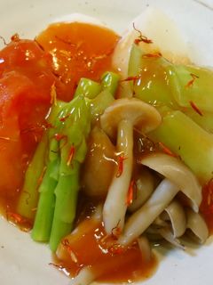 漢方医 薬膳!五色野菜の紅花ソースかけ-レシピのメイン写真