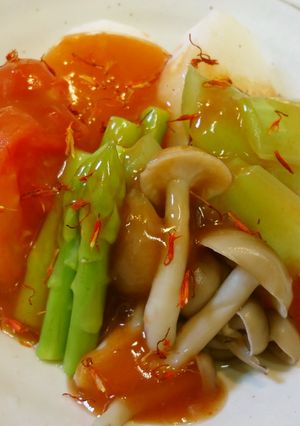 漢方医　薬膳！五色野菜の紅花ソースかけ-レシピのメイン写真