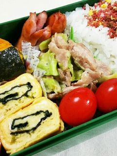 お弁当の隙間に簡単 練り梅と枝豆入り竹輪-レシピのメイン写真