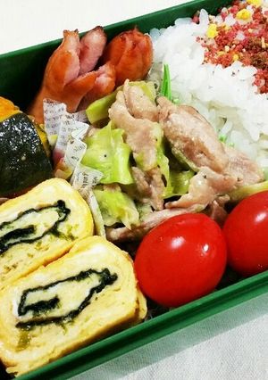 お弁当の隙間に簡単 練り梅と枝豆入り竹輪-レシピのメイン写真