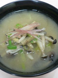 サバ水煮缶と野菜の味噌汁-レシピのメイン写真