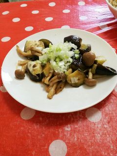しめじとナスのマヨポン炒め-レシピのメイン写真