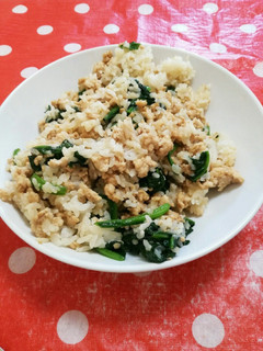ほうれん草の鶏そぼろご飯-レシピのメイン写真