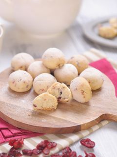 ほろほろ♡クランベリースノーボール-レシピのメイン写真