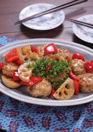 鶏つくねとれんこんの甘辛黒酢炒め☆-レシピのメイン写真