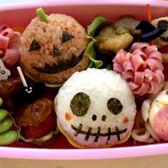 รูปของ ハロウィン おにぎりお弁当 2018