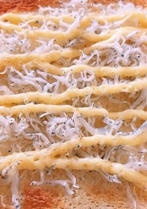 相性抜群!しらすマヨトースト-レシピのメイン写真