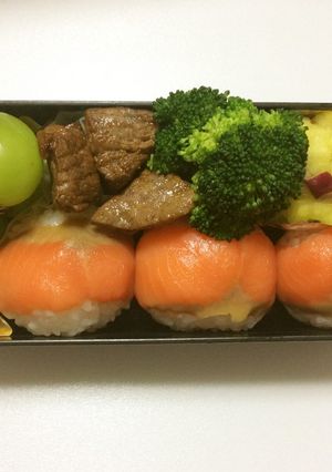 ⑲ サーモンの手まり寿司弁当☆-レシピのメイン写真
