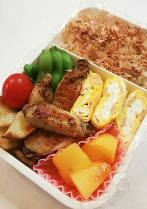 お弁当(10/3)ベーコン入り玉子焼き-レシピのメイン写真