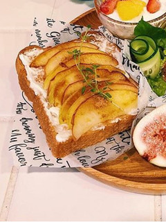 焼きりんごのオープンサンド-レシピのメイン写真
