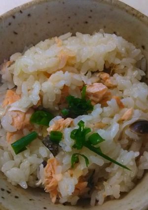 鮭としめじのバターコンソメご飯-レシピのメイン写真