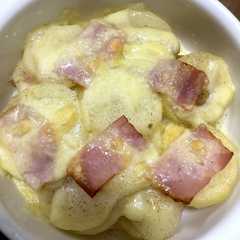 รูปของ ☆じゃがいもベーコンチーズの重ね焼き☆