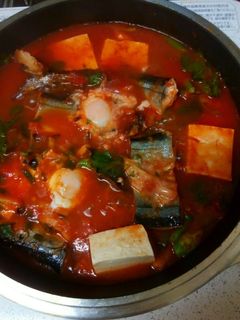 サンマと豆腐のトマト煮込み-レシピのメイン写真
