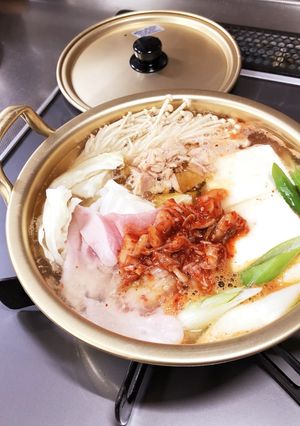 お手軽一人鍋☆ツナ缶入れて簡単キムチ鍋-レシピのメイン写真
