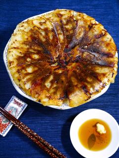 簡単!豆苗と玉葱の生姜餃子-レシピのメイン写真