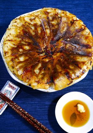 簡単！豆苗と玉葱の生姜餃子-レシピのメイン写真