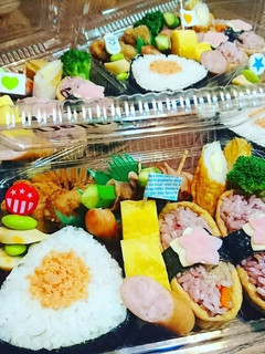 日の丸おにぎりといなり寿司の運動会弁当♡-レシピのメイン写真