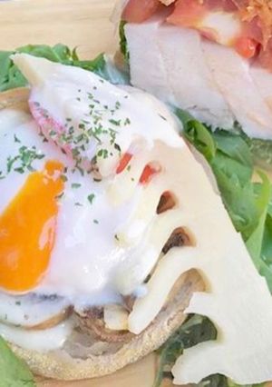 チーズソースのエッグベネディクト-レシピのメイン写真