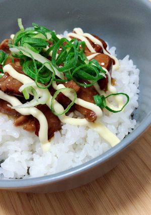 焼き鳥缶でつくる焼き鳥丼-レシピのメイン写真