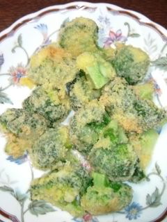 ブロッコリーのパルメザンチーズ揚げ-レシピのメイン写真