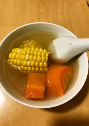 人参とトウモロコシの豚ガラスープ-レシピのメイン写真