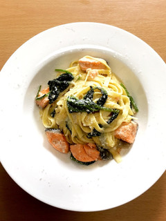 サーモンとほうれん草のクリームパスタ-レシピのメイン写真