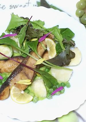 鰤のポワレ青豆のソースにじゃが芋を添えて-レシピのメイン写真