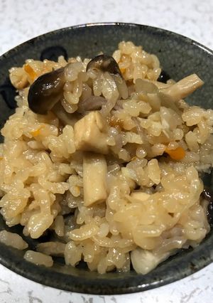 鶏肉としめじのこってり炊き込みご飯-レシピのメイン写真