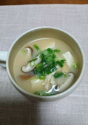 椎茸入れてのお味噌汁(^3^)-レシピのメイン写真