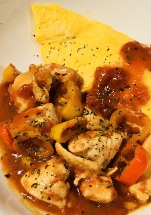 鶏肉＆３色ピーマンのトマトソースオムレツ-レシピのメイン写真