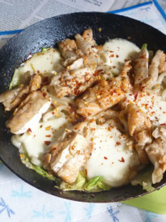 サーモン+チーズ+キャベツの焼きうどん-レシピのメイン写真
