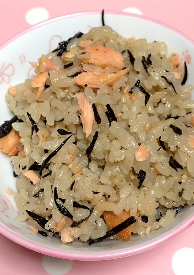 鮭とひじきの炊き込みご飯-レシピのメイン写真