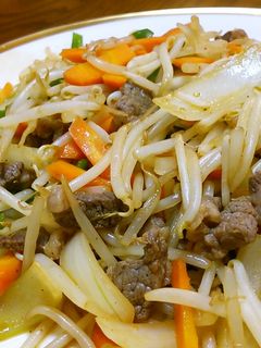 牛カルビもやし炒めを辛ラーメンスープで!-レシピのメイン写真