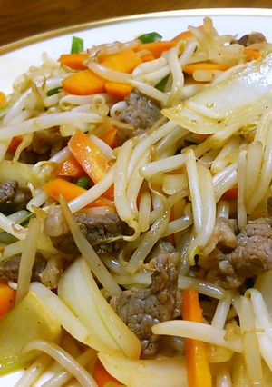 牛カルビもやし炒めを辛ラーメンスープで！-レシピのメイン写真