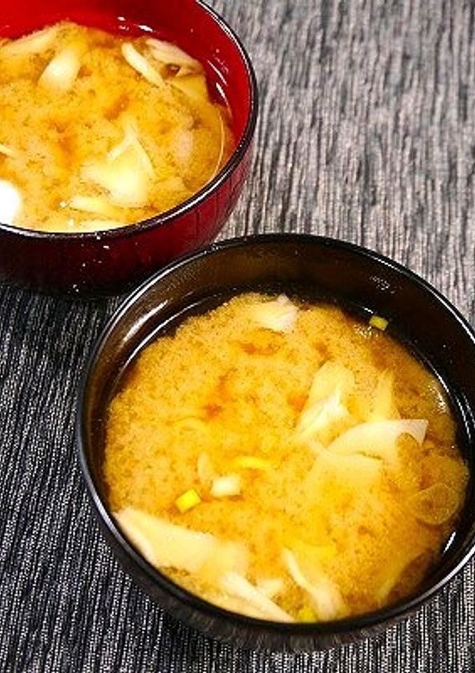 簡単！蓮根と舞茸のお味噌汁-レシピのメイン写真