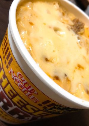 チーズたっぷり！カップラーメンアレンジ-レシピのメイン写真