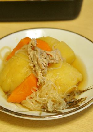 芋の大きな肉じゃが煮-レシピのメイン写真