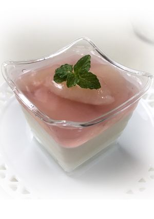 梨とマロウブルーの薬膳杏仁豆腐-レシピのメイン写真