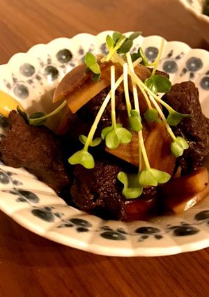 くじら肉のニンニク煮込み-レシピのメイン写真