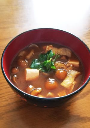 ☆なめこ・豆腐・油揚げの赤だしお味噌汁☆-レシピのメイン写真