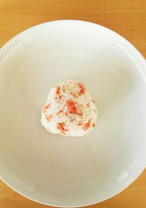 ゴマ油香る鮭のおにぎり-レシピのメイン写真