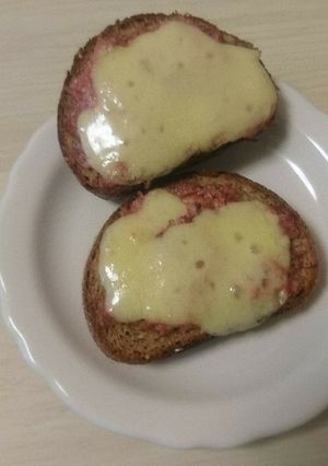 バケット チーズコンビーフ乗せ-レシピのメイン写真