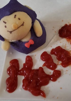 ケチャップ落書きハロウィンメニューパン-レシピのメイン写真