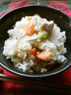 薄味仕立て!鶏ごぼう炊き込みご飯です。-レシピのメイン写真