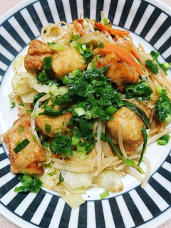 ストック唐揚げをコンビニ野菜で(^3^)-レシピのメイン写真